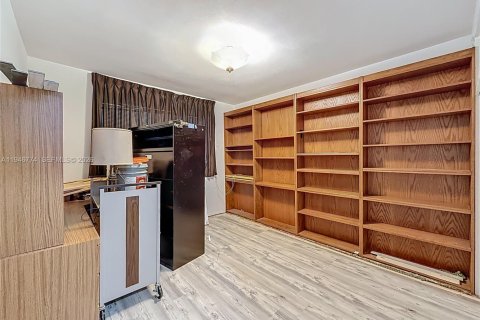 Купить кондоминиум в Корал-Гейблс, Флорида 2 спальни, 69.49м2, № 2002928 - фото 23