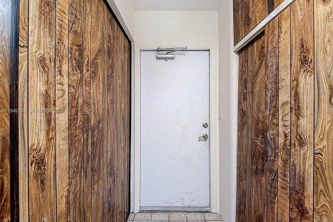 Купить кондоминиум в Корал-Гейблс, Флорида 2 спальни, 69.49м2, № 2002928 - фото 7