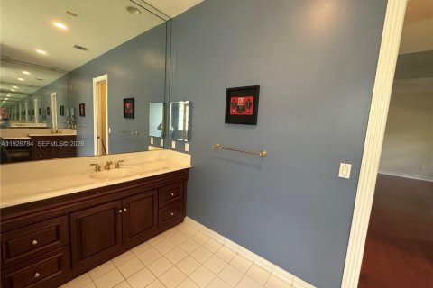 House in Palmetto Bay, Florida 4 bedrooms, 337.61 sq.m. № 1993497 - photo 28