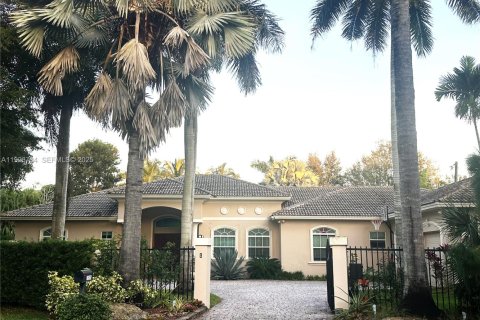 House in Palmetto Bay, Florida 4 bedrooms, 337.61 sq.m. № 1993497