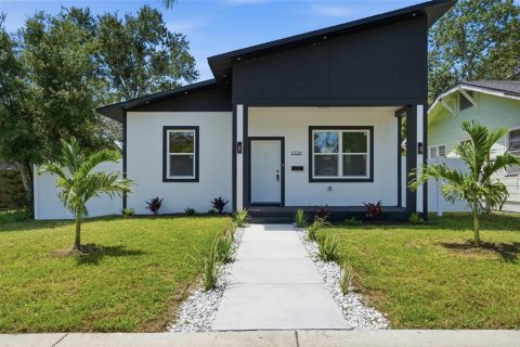 Casa en Saint Petersburg, Florida 3 dormitorios, 139.35 m2 № 2371942