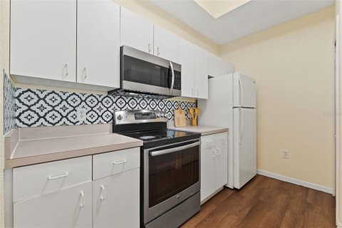 Condo in Tampa, Florida, 2 bedrooms  № 1589693 - photo 27