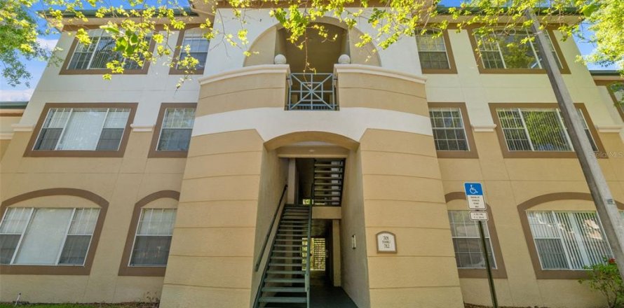 Condo in Tampa, Florida, 2 bedrooms № 1589693