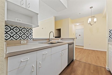 Condo in Tampa, Florida, 2 bedrooms  № 1589693 - photo 26