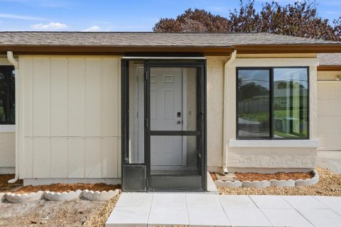 Casa en venta en Port St. Lucie, Florida, 2 dormitorios, 96.25 m2 № 2078324 - foto 3