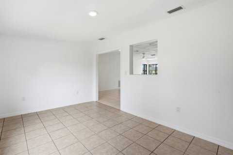 Casa en venta en Port St. Lucie, Florida, 2 dormitorios, 96.25 m2 № 2078324 - foto 11