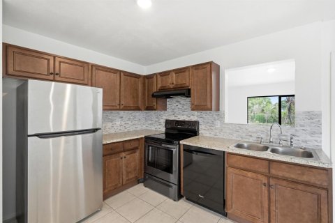 Casa en venta en Port St. Lucie, Florida, 2 dormitorios, 96.25 m2 № 2078324 - foto 9
