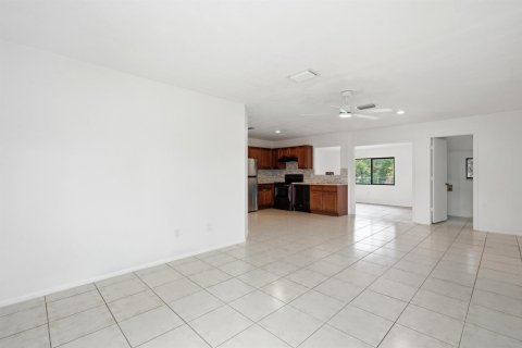 Casa en venta en Port St. Lucie, Florida, 2 dormitorios, 96.25 m2 № 2078324 - foto 7