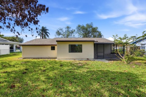 Casa en venta en Port St. Lucie, Florida, 2 dormitorios, 96.25 m2 № 2078324 - foto 25