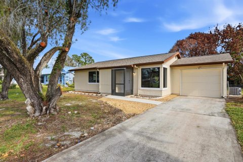 Casa en venta en Port St. Lucie, Florida, 2 dormitorios, 96.25 m2 № 2078324 - foto 2