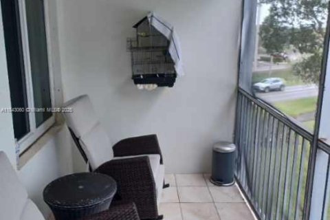 Copropriété à vendre à Pembroke Pines, Floride: 2 chambres, 96.99 m2 № 1836122 - photo 12