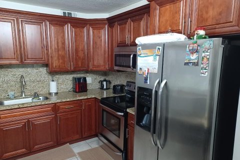 Copropriété à vendre à Pembroke Pines, Floride: 2 chambres, 96.99 m2 № 1836122 - photo 6
