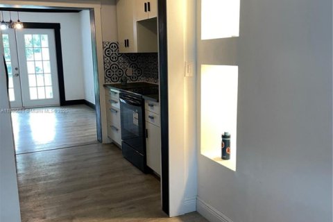 Casa en alquiler en Hollywood, Florida, 3 dormitorios, 84.36 m2 № 1932487 - foto 15