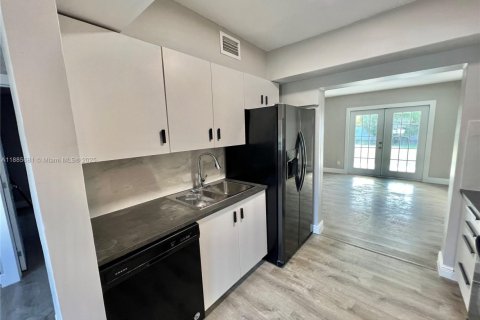 Casa en alquiler en Hollywood, Florida, 3 dormitorios, 84.36 m2 № 1932487 - foto 19