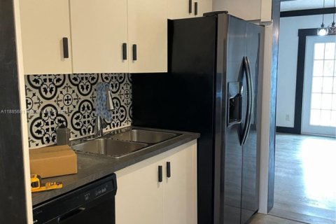 Casa en alquiler en Hollywood, Florida, 3 dormitorios, 84.36 m2 № 1932487 - foto 18