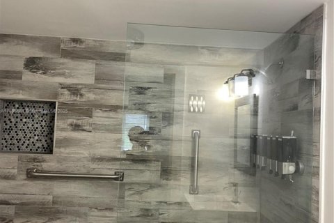 Casa en alquiler en Hollywood, Florida, 3 dormitorios, 84.36 m2 № 1932487 - foto 13