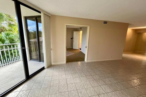Condo in Miami, Florida, 2 bedrooms  № 1768549 - photo 16