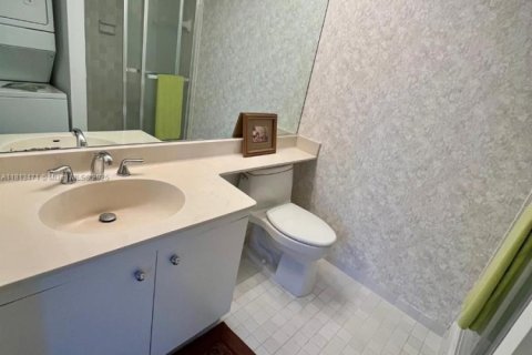 Condo in Miami, Florida, 2 bedrooms  № 1768549 - photo 18