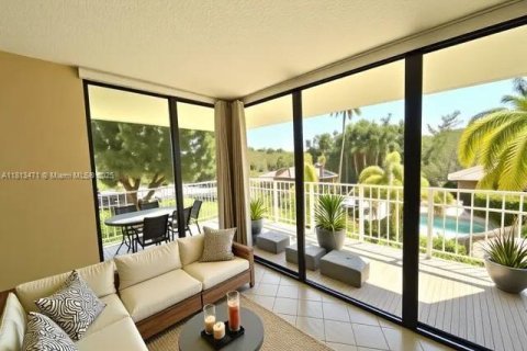 Condo in Miami, Florida, 2 bedrooms  № 1768549 - photo 4
