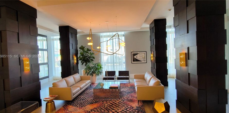 Кондоминиум с 2 спальнями в Холливуд, Флорида № 2050884