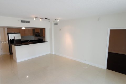 Снять в аренду кондоминиум в Холливуд, Флорида 2 спальни, 112.41м2, № 2050884 - фото 15