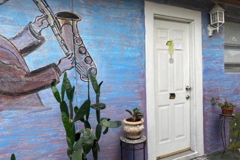 Купить виллу или дом в Майами, Флорида 5 спален, 203.83м2, № 1988818 - фото 11