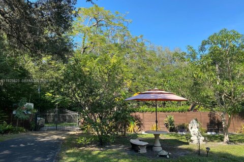 Купить виллу или дом в Майами, Флорида 5 спален, 203.83м2, № 1988818 - фото 22