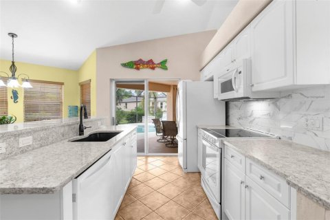 House in Cape Coral, Florida 3 bedrooms, 159.88 sq.m. № 1773644 - photo 5