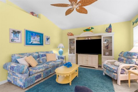 House in Cape Coral, Florida 3 bedrooms, 159.88 sq.m. № 1773644 - photo 8