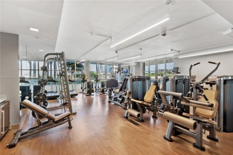 Condo in Miami Beach, Florida, 2 bedrooms  № 1928806 - photo 15