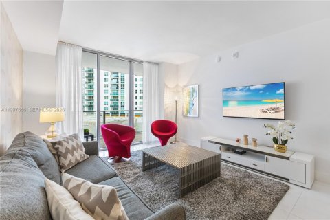 Condo in Miami, Florida, 1 bedroom  № 2060385 - photo 18