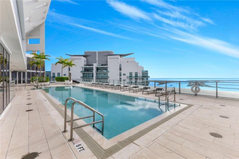 Condo in Miami, Florida, 1 bedroom  № 2060385 - photo 11