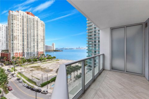 Condo in Miami, Florida, 1 bedroom  № 2060385 - photo 7