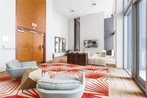 Condo in Miami, Florida, 1 bedroom  № 2060385 - photo 26