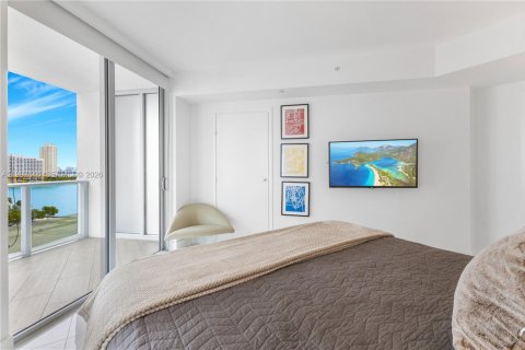 Condo in Miami, Florida, 1 bedroom  № 2060385 - photo 4