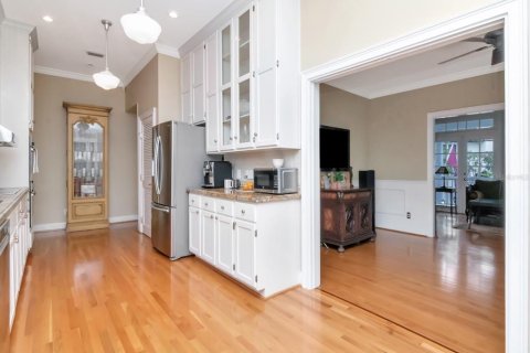 House in Tampa, Florida 5 bedrooms, 323.11 sq.m. № 1721035 - photo 16