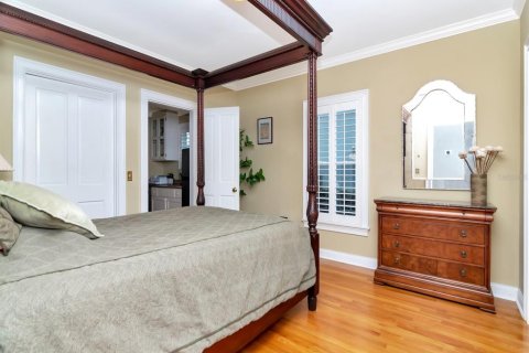 House in Tampa, Florida 5 bedrooms, 323.11 sq.m. № 1721035 - photo 22