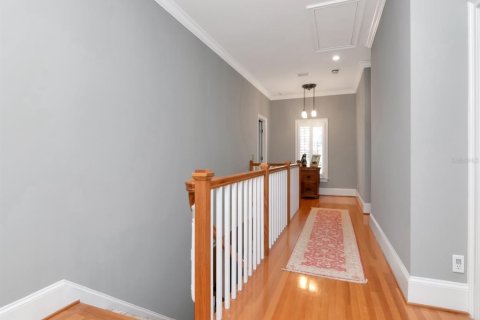 House in Tampa, Florida 5 bedrooms, 323.11 sq.m. № 1721035 - photo 26