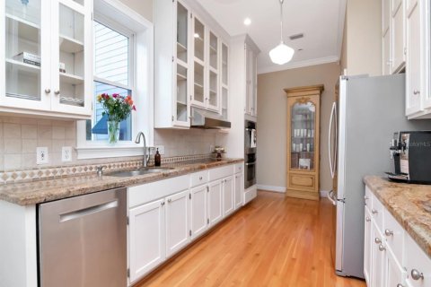 House in Tampa, Florida 5 bedrooms, 323.11 sq.m. № 1721035 - photo 19
