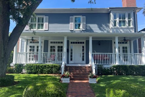 House in Tampa, Florida 5 bedrooms, 323.11 sq.m. № 1721035 - photo 6