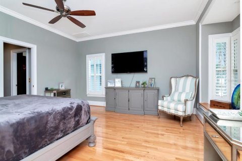 House in Tampa, Florida 5 bedrooms, 323.11 sq.m. № 1721035 - photo 29