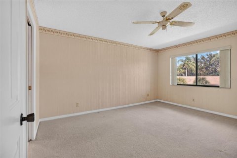 Condo in Saint Petersburg, Florida, 2 bedrooms  № 2396399 - photo 28