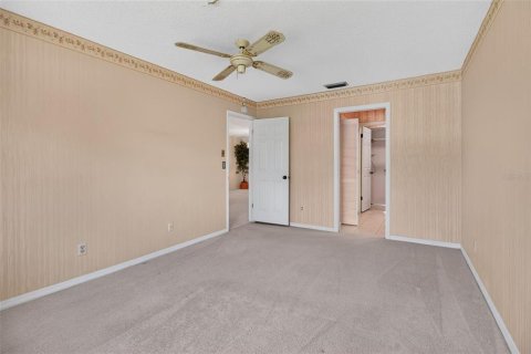 Condo in Saint Petersburg, Florida, 2 bedrooms  № 2396399 - photo 26