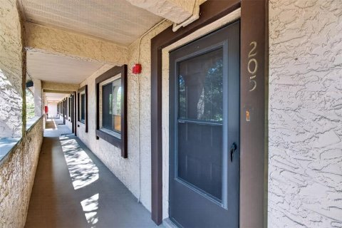 Condo in Saint Petersburg, Florida, 2 bedrooms  № 2396399 - photo 3