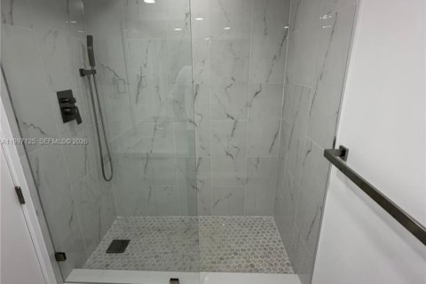 Condominio en alquiler en Hallandale Beach, Florida, 2 dormitorios, 85.84 m2 № 2059031 - foto 18