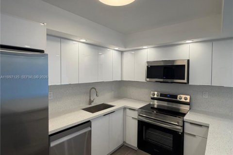 Condominio en alquiler en Hallandale Beach, Florida, 2 dormitorios, 85.84 m2 № 2059031 - foto 6