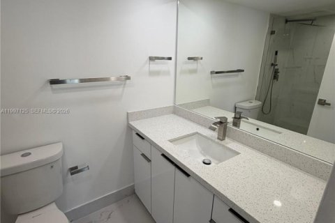 Condominio en alquiler en Hallandale Beach, Florida, 2 dormitorios, 85.84 m2 № 2059031 - foto 8