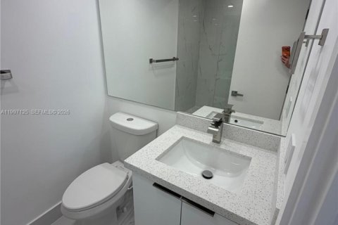 Condominio en alquiler en Hallandale Beach, Florida, 2 dormitorios, 85.84 m2 № 2059031 - foto 19