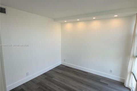 Condominio en alquiler en Hallandale Beach, Florida, 2 dormitorios, 85.84 m2 № 2059031 - foto 22