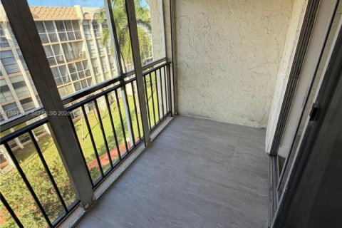 Condominio en alquiler en Hallandale Beach, Florida, 2 dormitorios, 85.84 m2 № 2059031 - foto 28